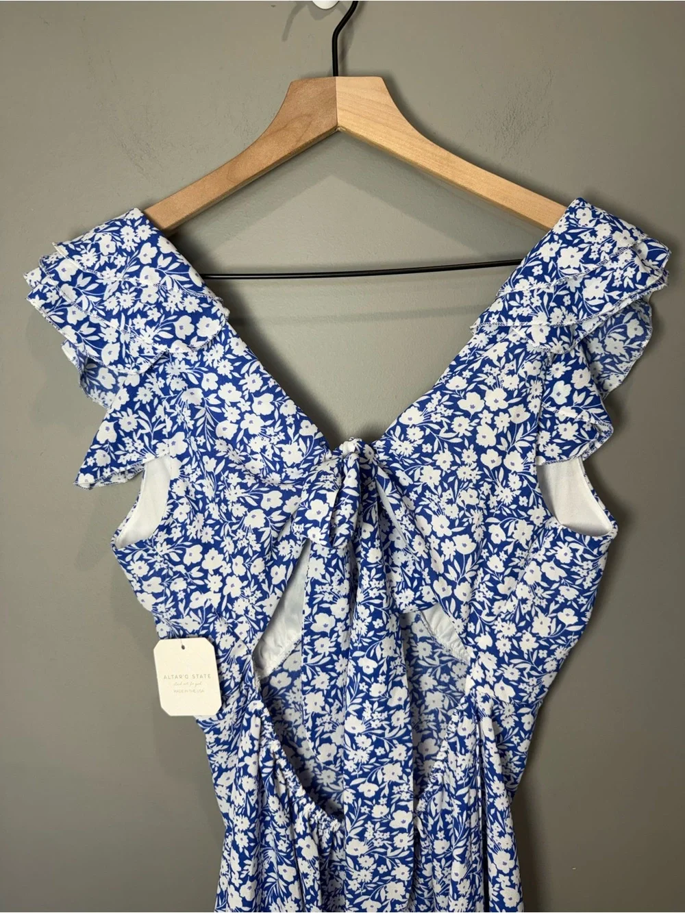 Altar’d State NWT‎ Blue White Floral Cutout Tie Back Mini Dress Medium